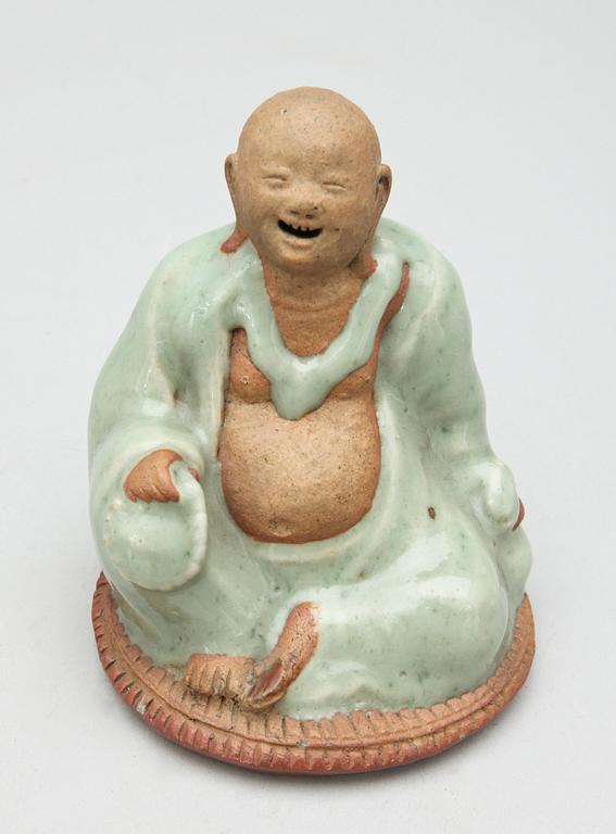 SKÅLAR, 3 st, MINATYRURNOR, 7 st samt FIGURIN och FAT, keramik, Kina/Thailand.