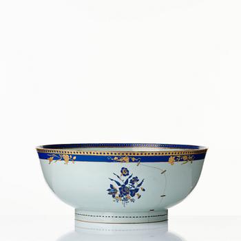 Bålar med fat, ett par , kompaniporslin. Qingdynastin, 1700-tal.