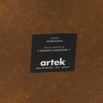 Alvar Aalto, Lastenkaluste, 3 osaa,  pöytä ja jakkaroita 3 kpl, yhteistyö Moomin Characters 2013.