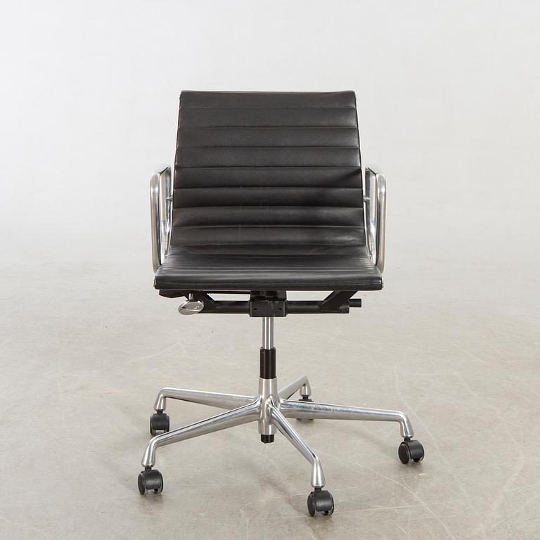 Charles and Ray Eames chair "EA 117" Vitra 21st century.