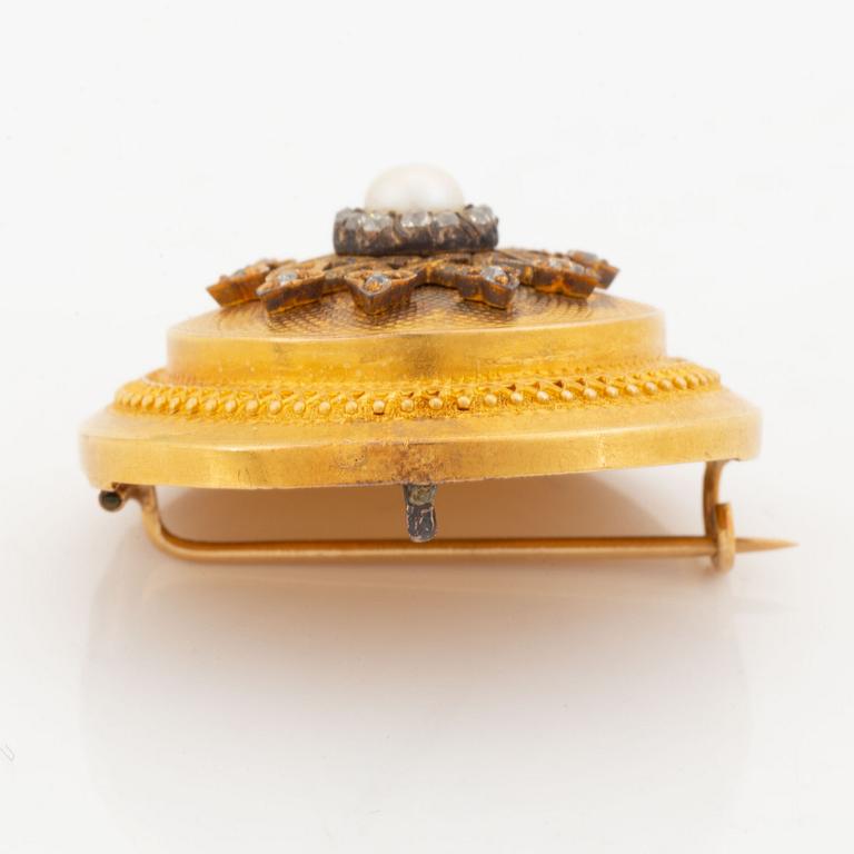 Gold, pearl and old-cut diamond brooch.