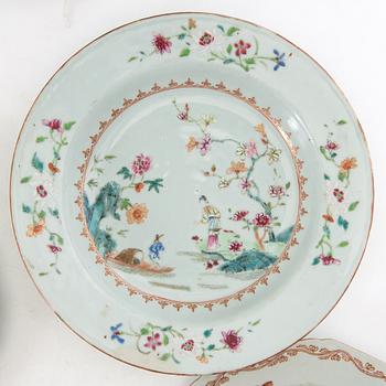 Plates 8 pcs and a serving dish similar China 18th century porcelain.