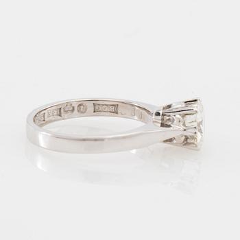 Solitaire ring in 18K white gold with a round brilliant-cut diamond, Bo Cedstam Stockholm 1971.