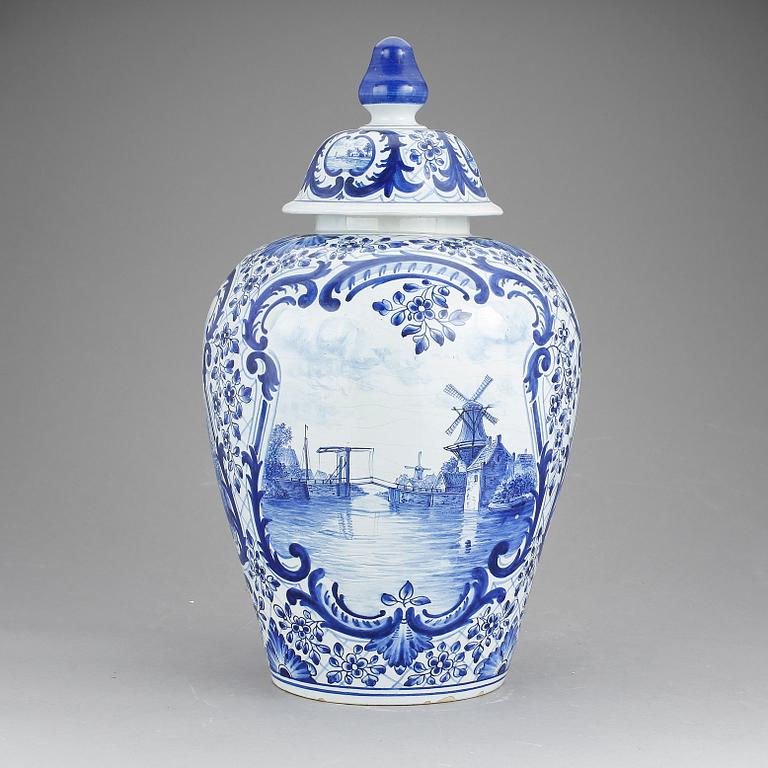 LOCKURNA, fajans, Delft, 1900-talets första hälft.