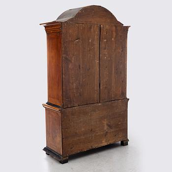 Cabinet, first half of  18th century.