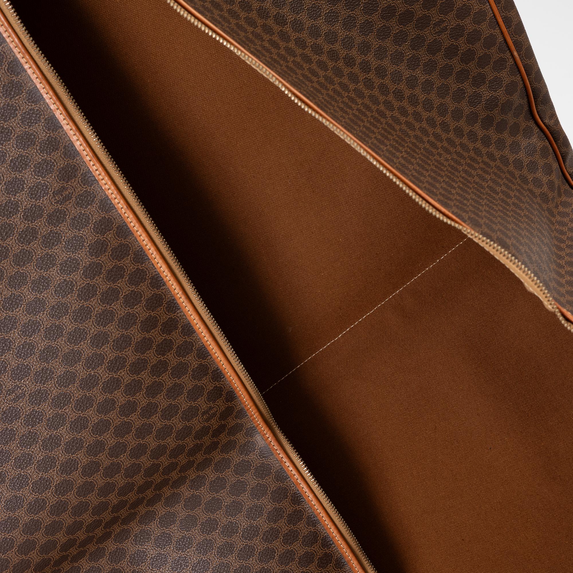 Céline, travel wardrobe.