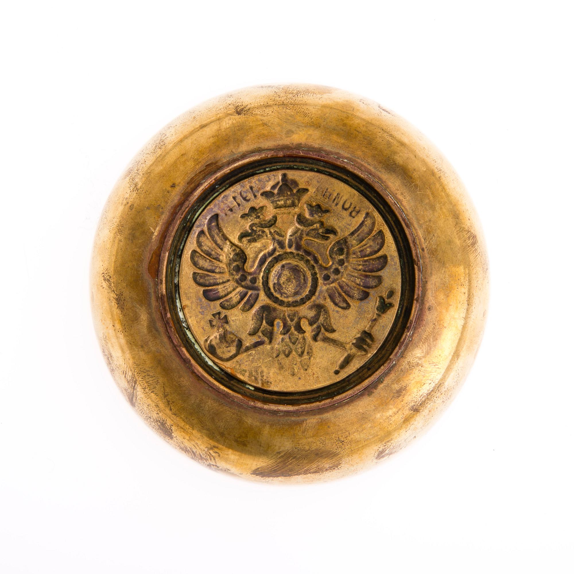 MINNESSKÅL, mässing, märkt K. Fabergé, kriget 1914.