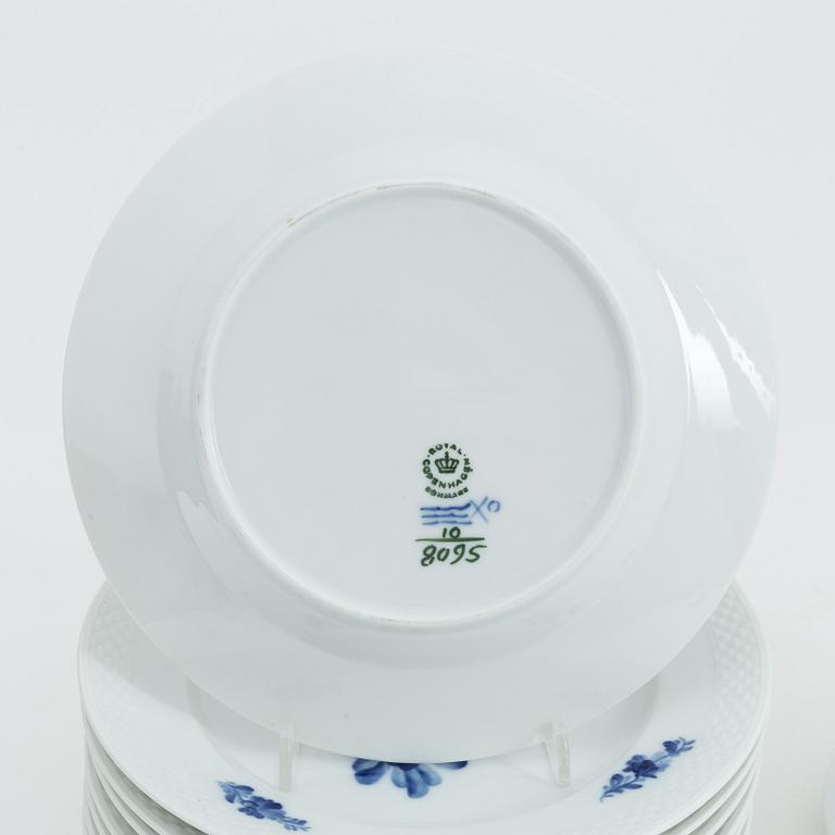 Royal Copenhagen, servisdelar, 18 st, "Blå Blomst",