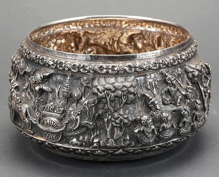 SKÅL, ostämplad silver, troligen Indien, 1900-tal. Vikt ca 908 gram.