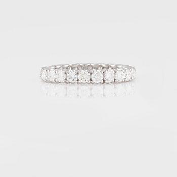 RING, sk eternityring, med briljantslipade diamanter, ca 2.00 ct.