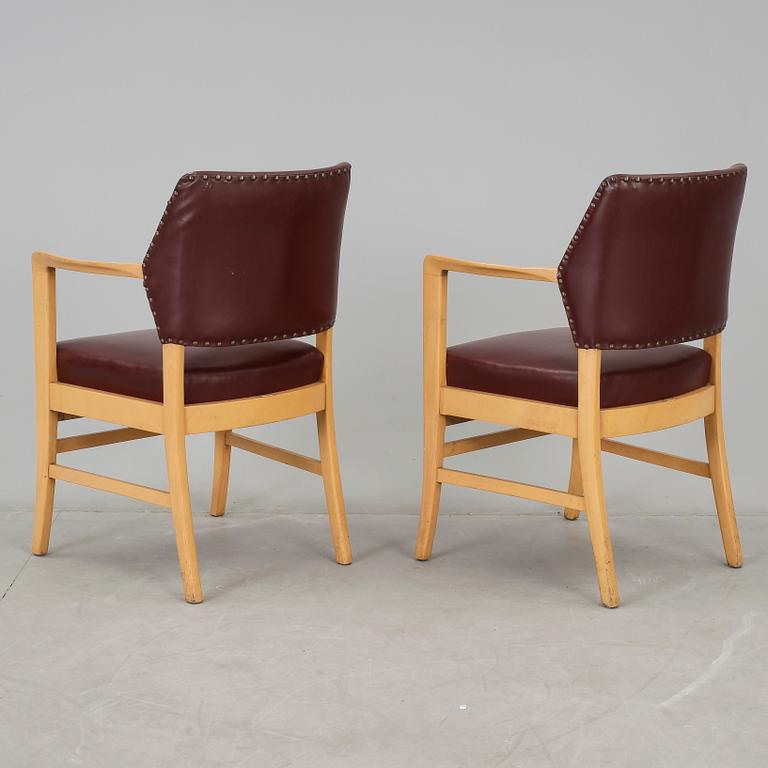 KARMSTOLAR, ett par, 1950-tal.