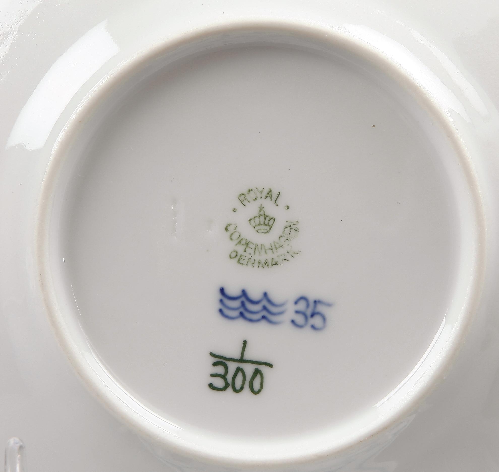 KAFFESERVISDELAR, 14 st, porslin, "Musselmalet", Kunglig dansk.