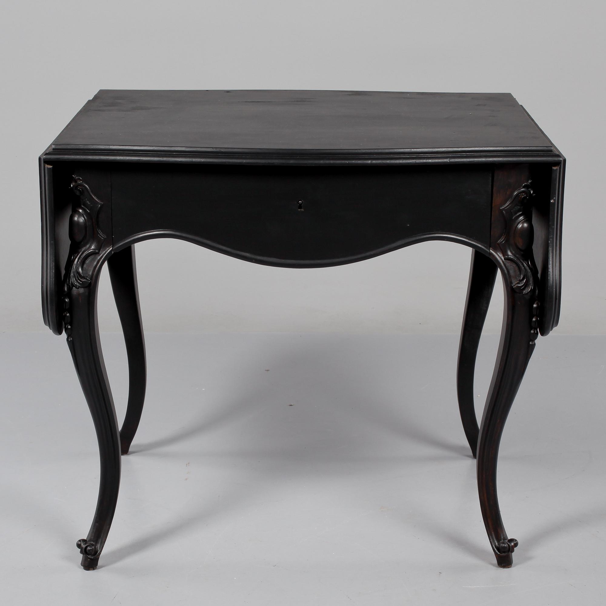 KLAFFBORD, rokokostil, 1900-talets första del.