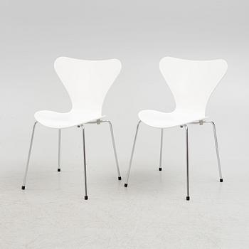 Arne Jacobsen, stolar, 6 st, ” Sjuan”, Fritz Hansen, 2018.