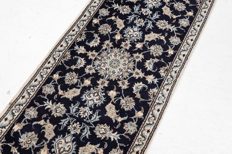 Gallery carpet, Nain, approx. 280 x 77 cm.