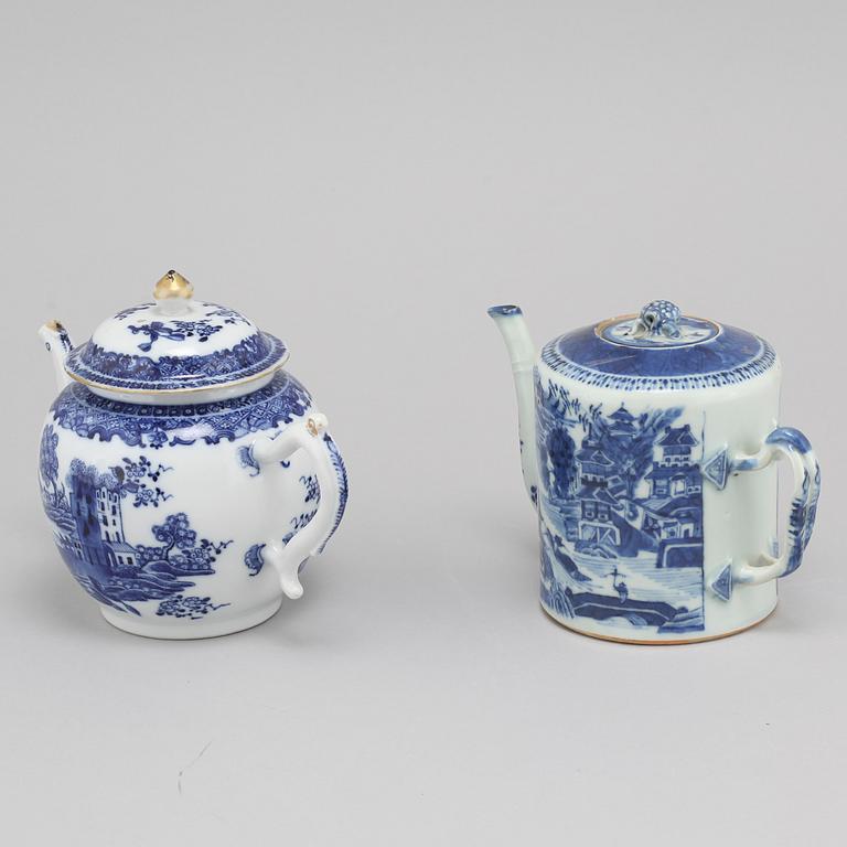 Two late 18th century porcelian chinese teapot.