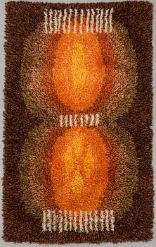 ELSA KOIVU, RYIJY. Noin 174x106 cm.