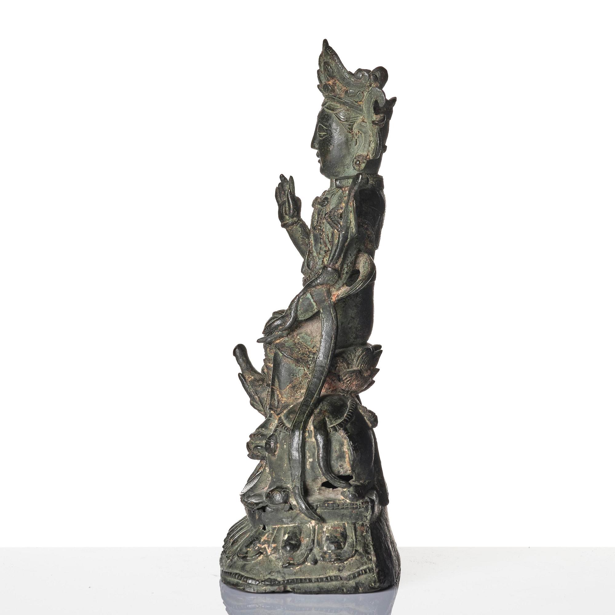 Boddhisattva sittandes på elefant, troligen sen Mingdynasti.