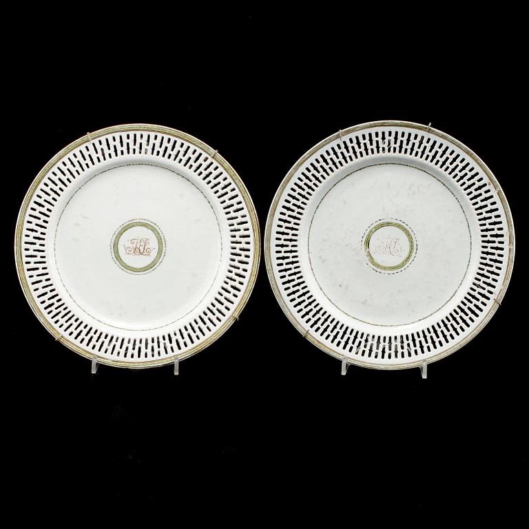 TALLRIKAR, 2 st, porslin, Kina, 1800-tal.