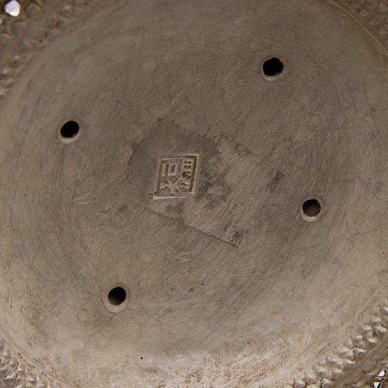 3 SKÅLAR, KÄRL MED LOCK OCH 6 TESKEDAR, Mongilien och Kina 1900-talet.