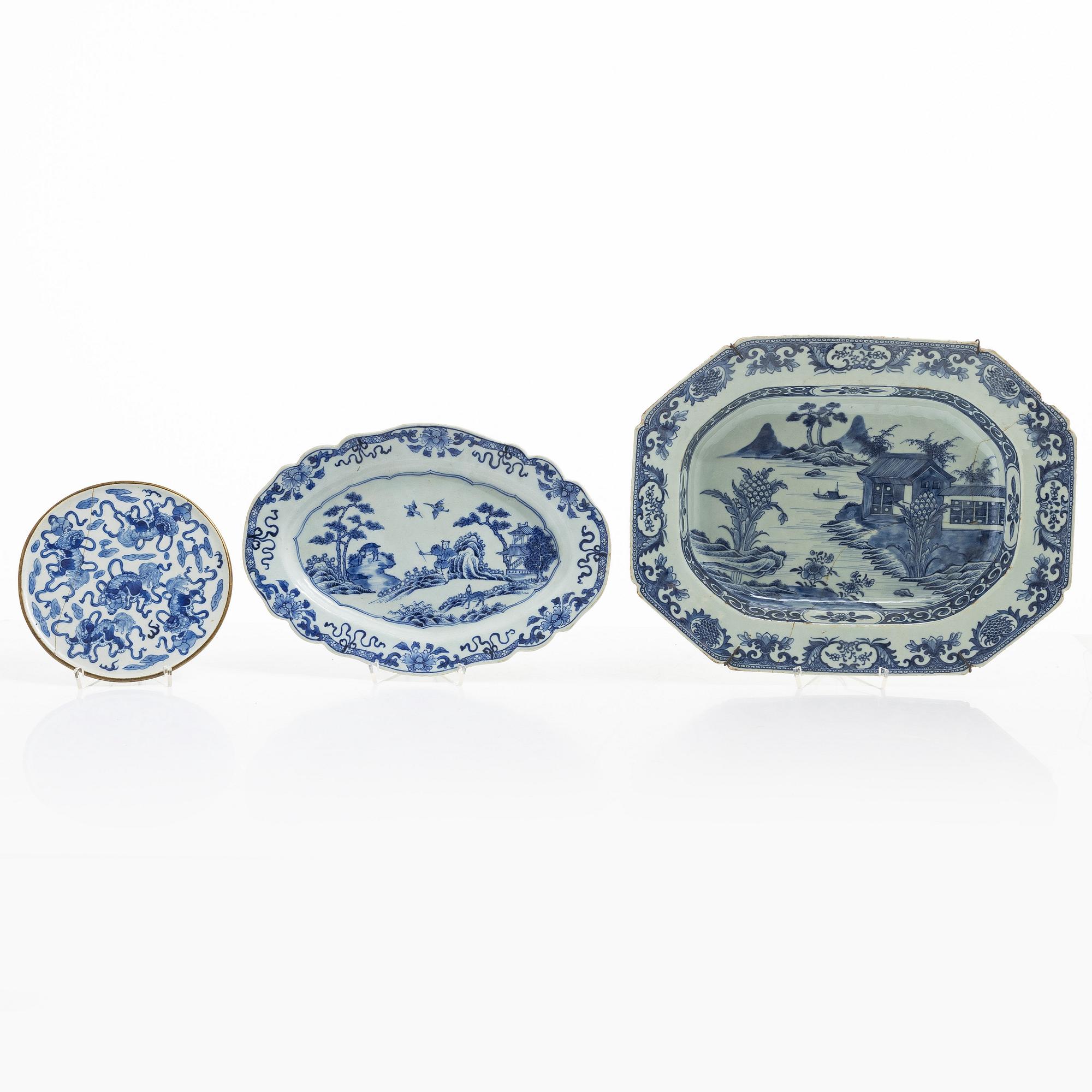 A group of eleven porcelain pieces, China, 18th-19th century.