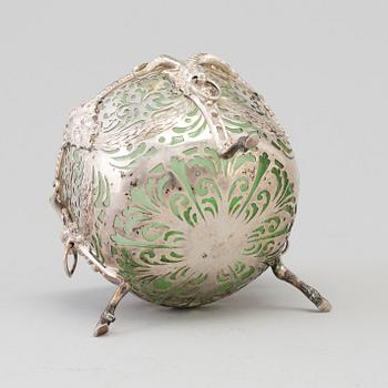 A GERMAN SILVER SWEET MEAT BOWL, first half of the 20th century.