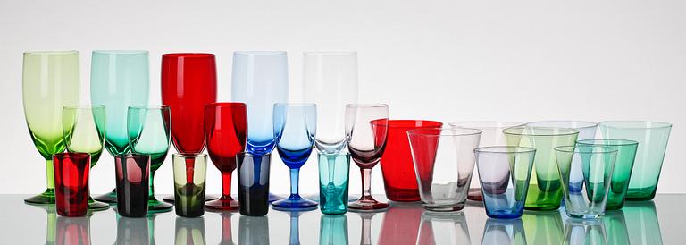 GLASSERVIS, 49 st, bl a "Mambo", Lennart Rosén, Reijmyre, 1950-tal.