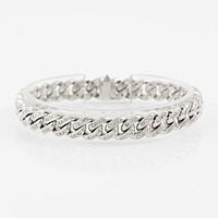 Bracelet 18K white gold with eight diamonds.