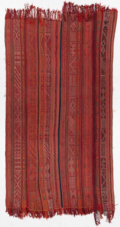 Kelim, approx. 340 x 180 cm.