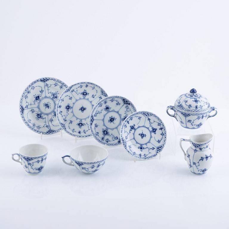 Royal Copenhagen, coffee and tea service, porcelain, "Musselmalet", half-lace, 38 pieces. Denmark.