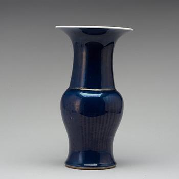 VAS, porslin. Qingdynastin, 1700-tal.