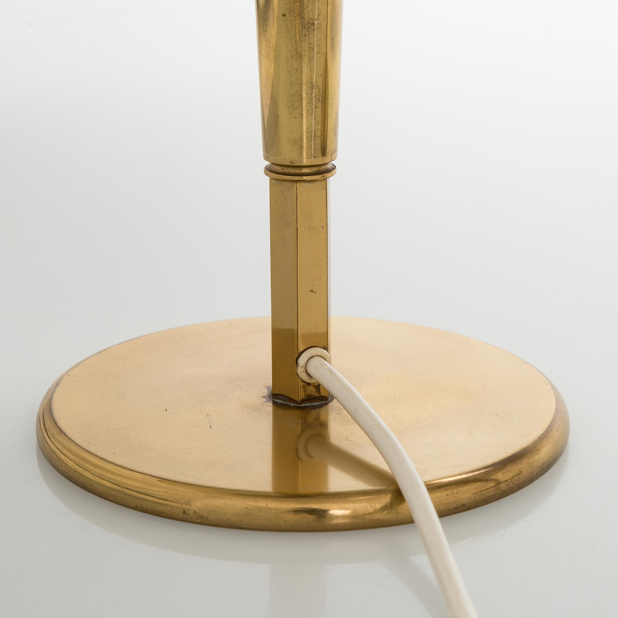 Paavo Tynell, pöytävalaisinpari, malli 5061, Idman 1900-luvun puoliväli.