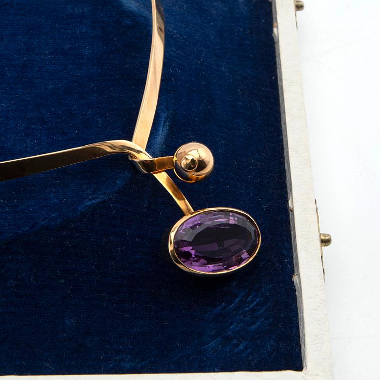 Necklace, 18K with amethyst.