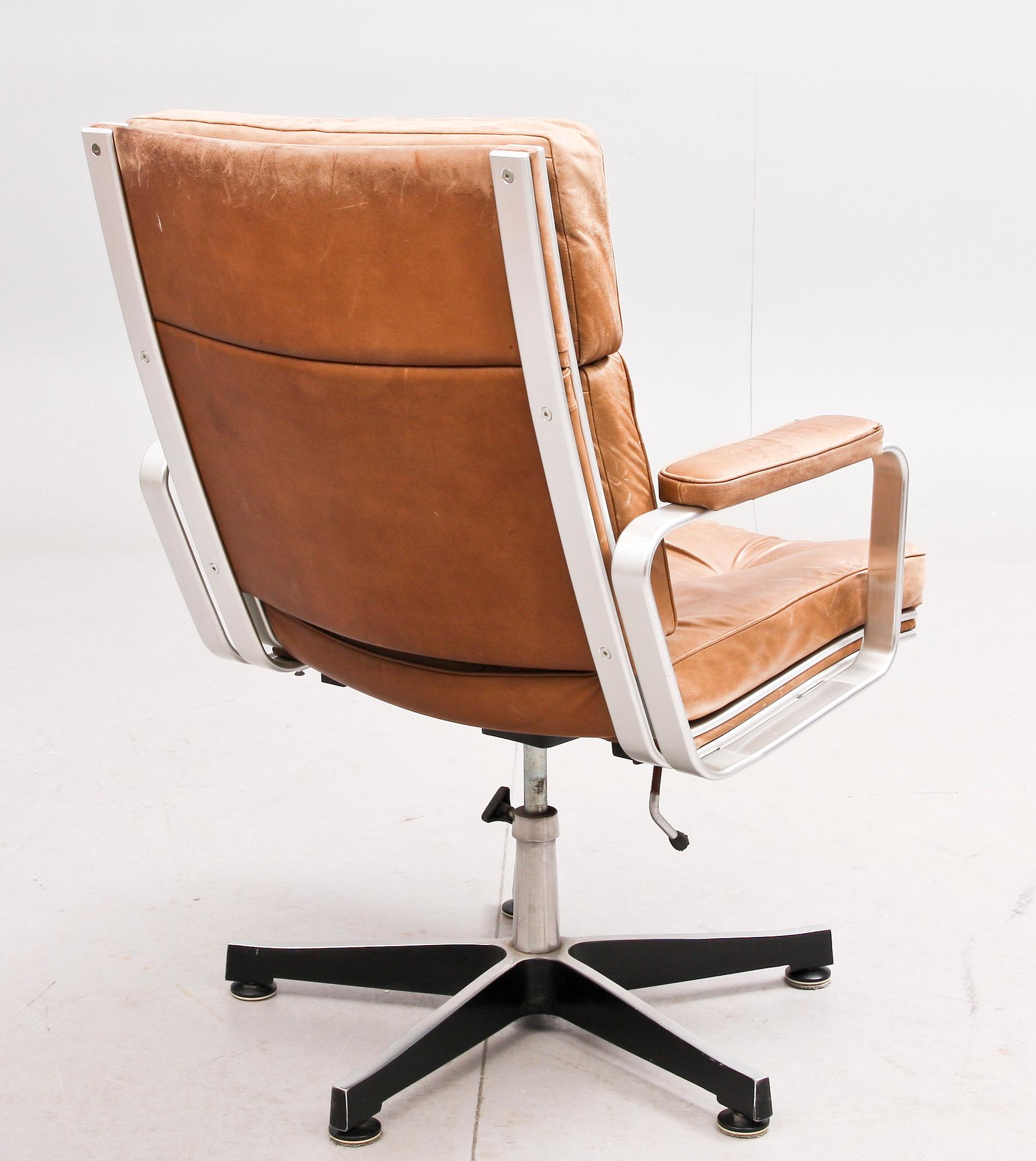 SKRIVBORDSSTOL, Karl Axel Ekselius, för JOC, Vetlanda.