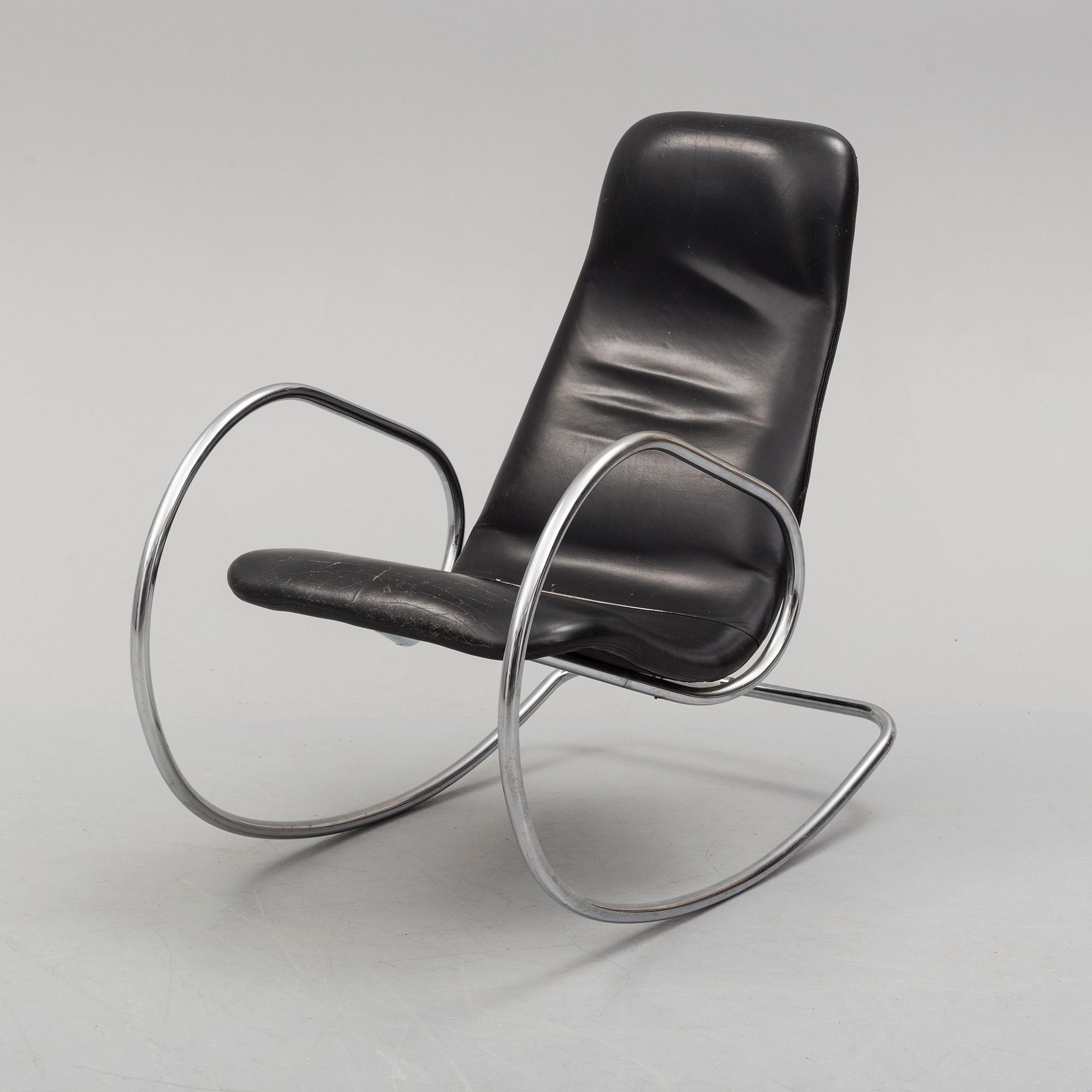 a model S826 rocking chair by Ulrich Böhme for Thonet, designed 1971.
