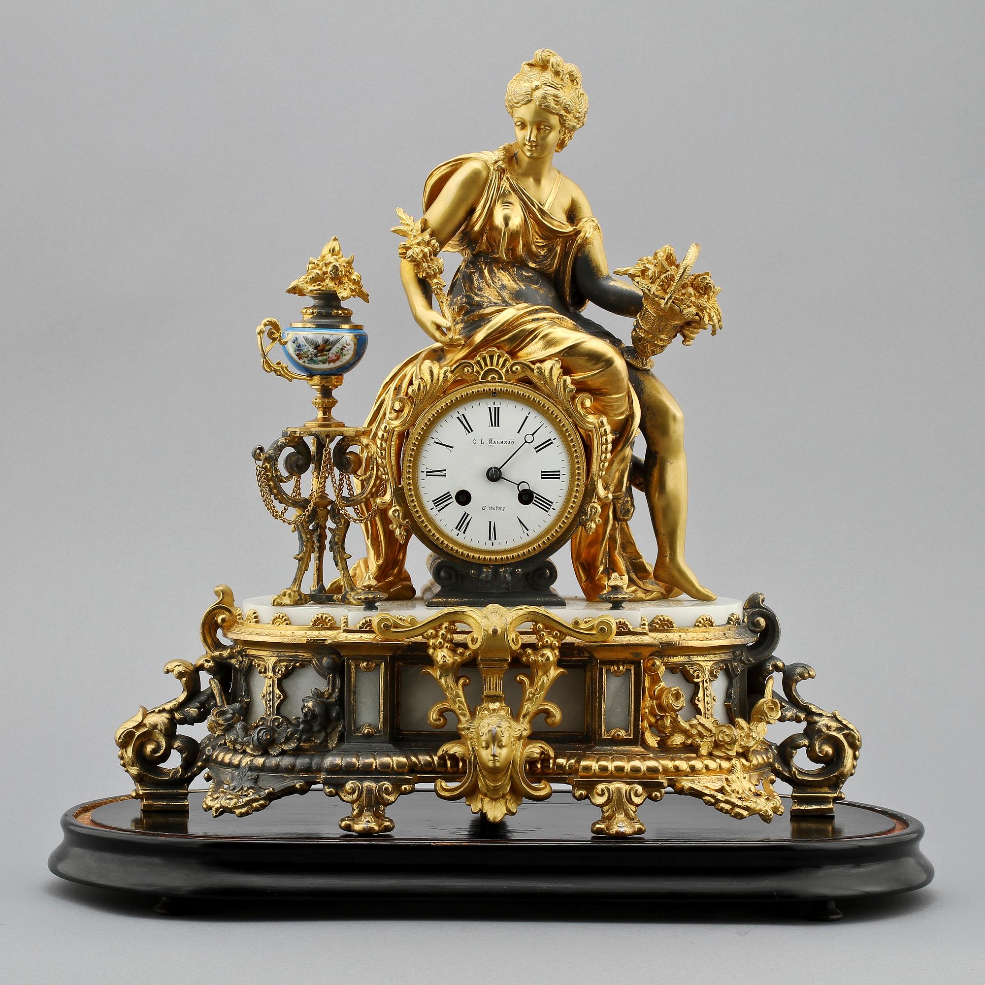 BORDSPENDYL, C.L Malmsjö, göteborg, Louis XVI-stil, omkring sekelskiftet 1800/1900.