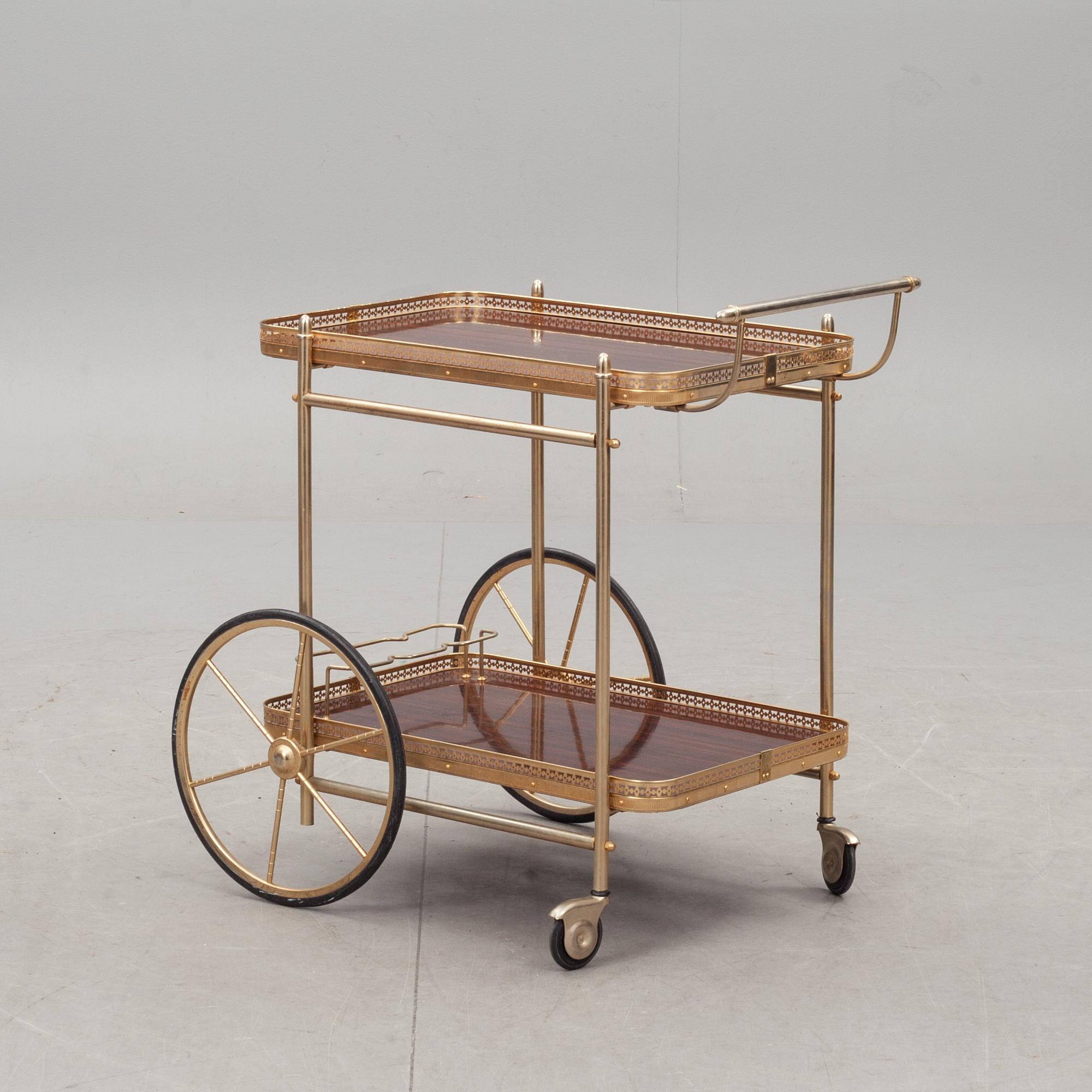 SERVERINGSVAGN, 1900-talets andra hälft.