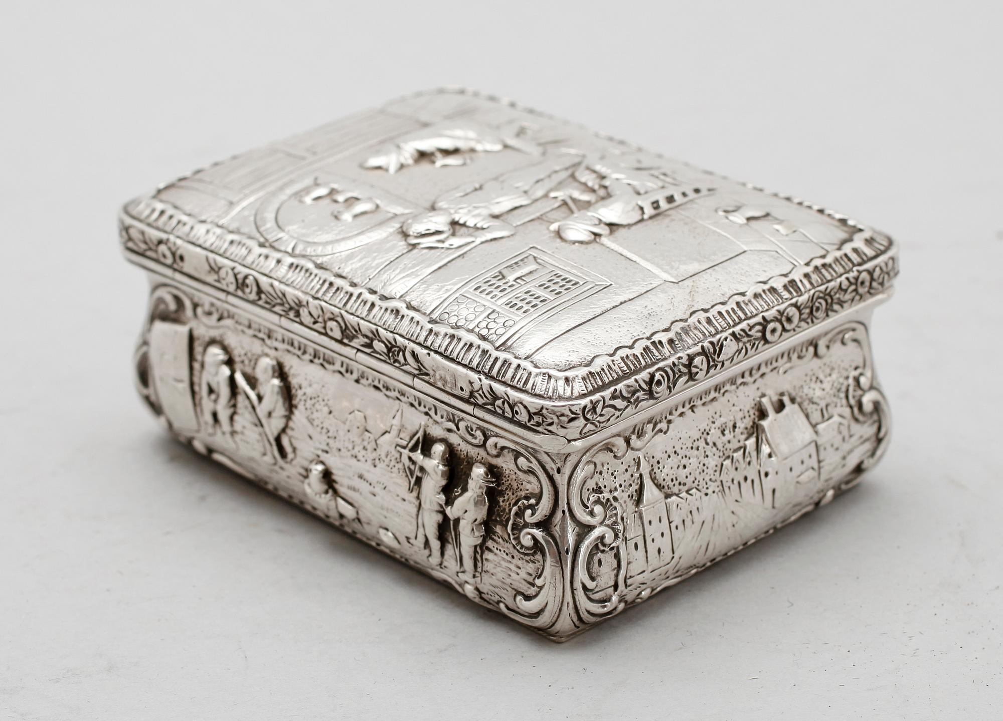 DOSA, silver, sannolikt Dijon, Frankrike, 1700-tal. Vikt ca 154 g.