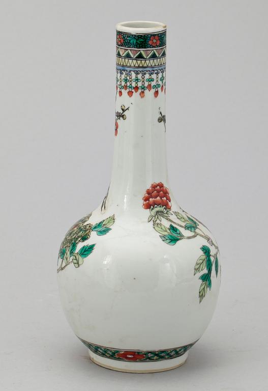 VAS, porslin, Kina. Sen Qing dynasti.