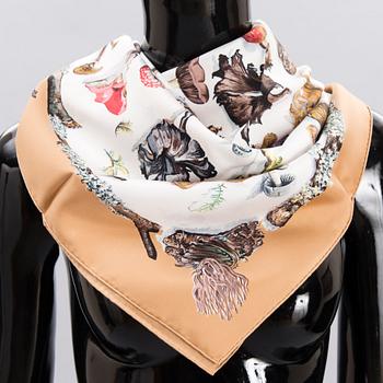 HERMÈS Champignons SCARF.
