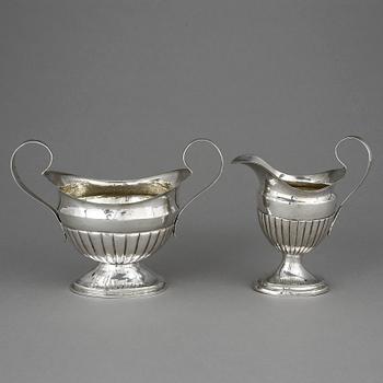 SOCKERSKÅL & GRÄDDKANNA, silver, empire resp empirestil, bla, Bernhard Wilhelm Ivarsson, Nyköping, 1832. Vikt ca 281g.