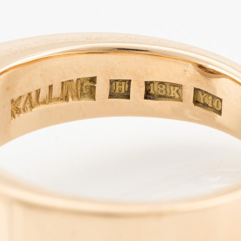 Ring, 18K gold with orange-brown brilliant-cut diamond.