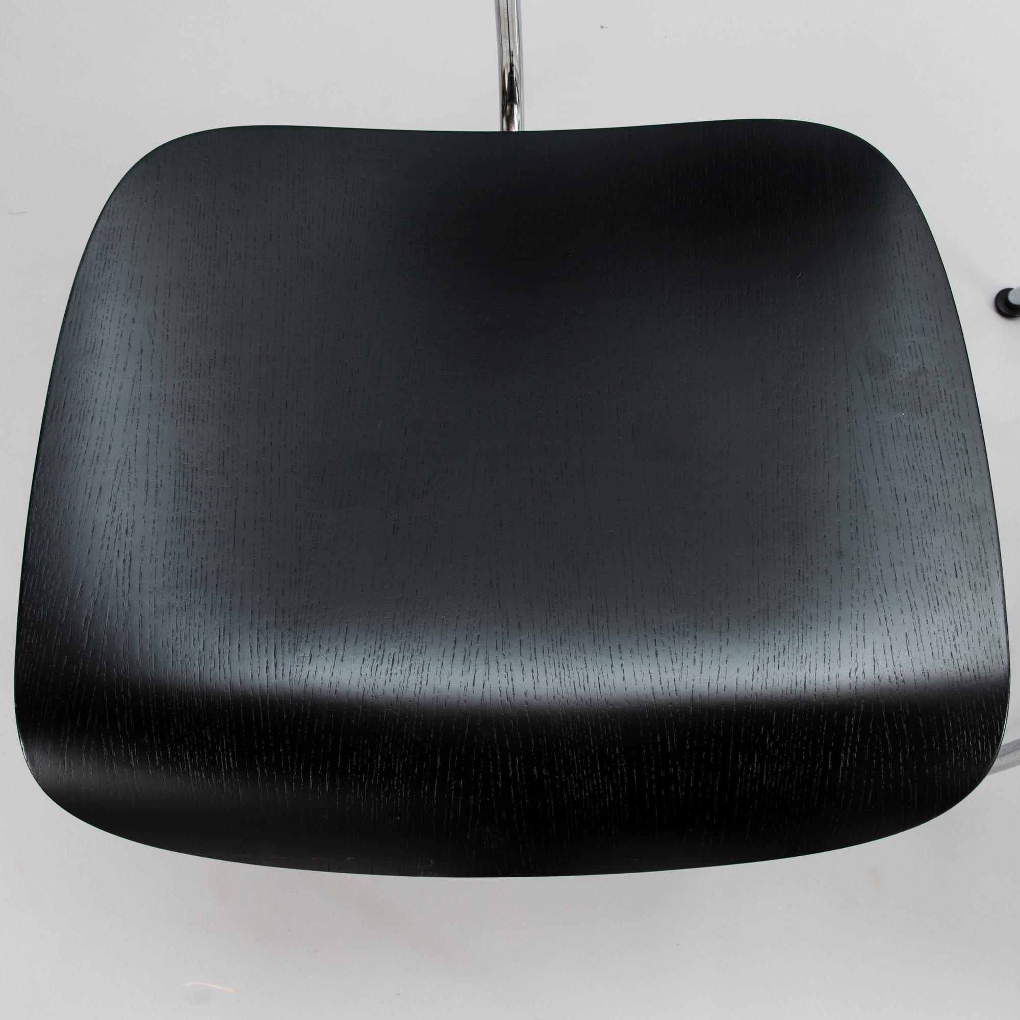 CHARLES & RAY EAMES, tuolipari, "DCM", Plywood Group, Vitra, 2005.