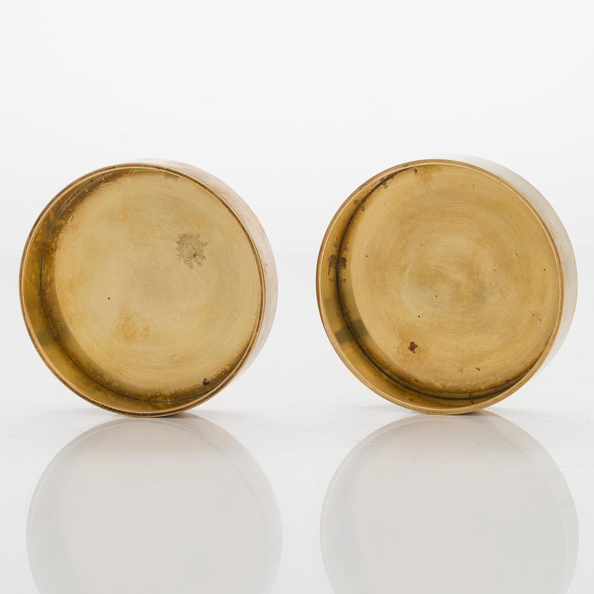 Maija Heikinheimo, A set of two brass jars manufacturer Valaistustyö for Artek, mid-20th century.