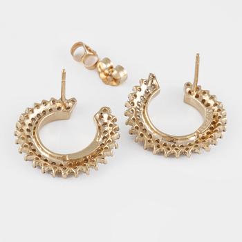 ÖRHÄNGEN, 14K guld med åttkantslipade diamanter Vikt 4,7 gram.