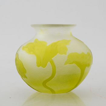 Karl Lindeberg, an Art Nouveau cameo glass vase, Kosta, Sweden, early 20th Century.