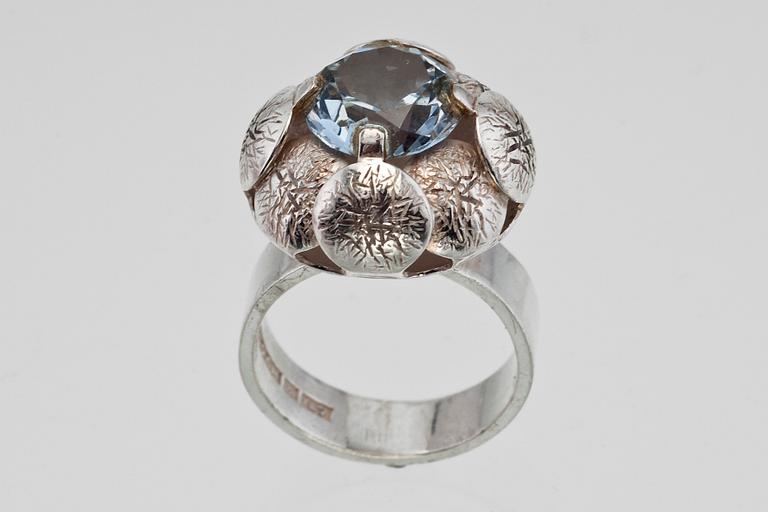 RING, 925 silver, glas. Eelis Kauppi, Kupittaan Kulta, Åbo 1969.