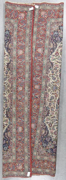 MATTA, semiantik/old, Täbris, ca 329x233 cm.