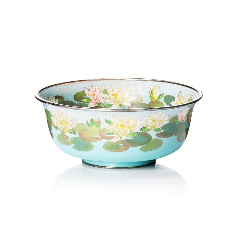 A Japanese cloisonné bowl, 20th Century.