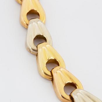 18K gold necklace.